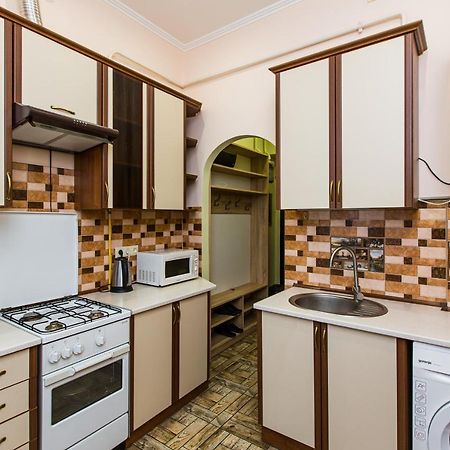 Квартира Подобово В Центрі На Вулиця Скорика 25 Колишня Чайковського Біля Філармонії Lviv Exterior photo